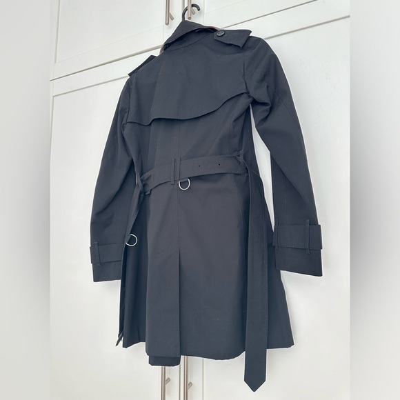 Burberry Kensington Short Trenchcoat size 2 color black - Picture 9 of 9